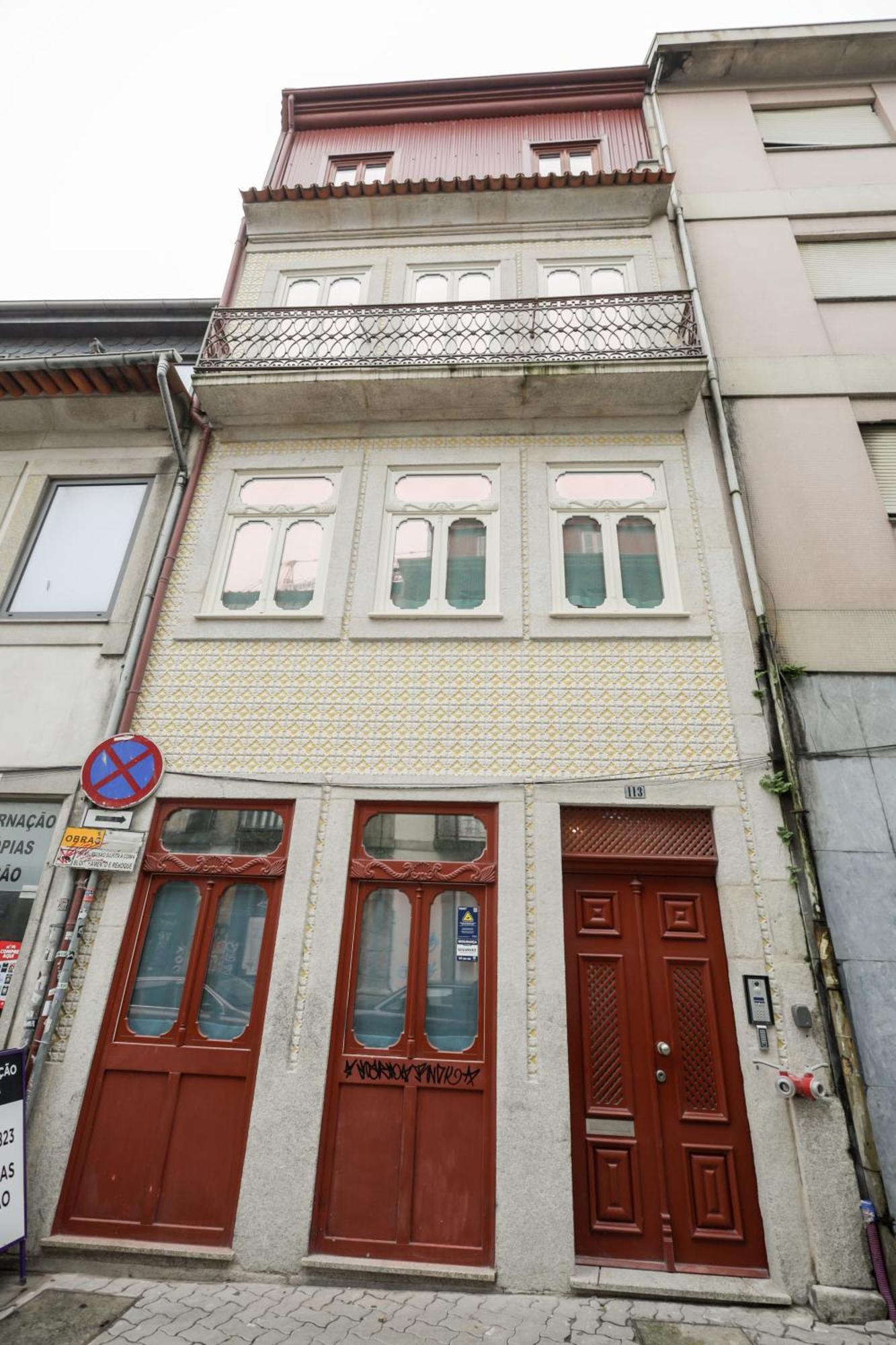 Martires Sweet Apts By Portocityhosts Exterior photo