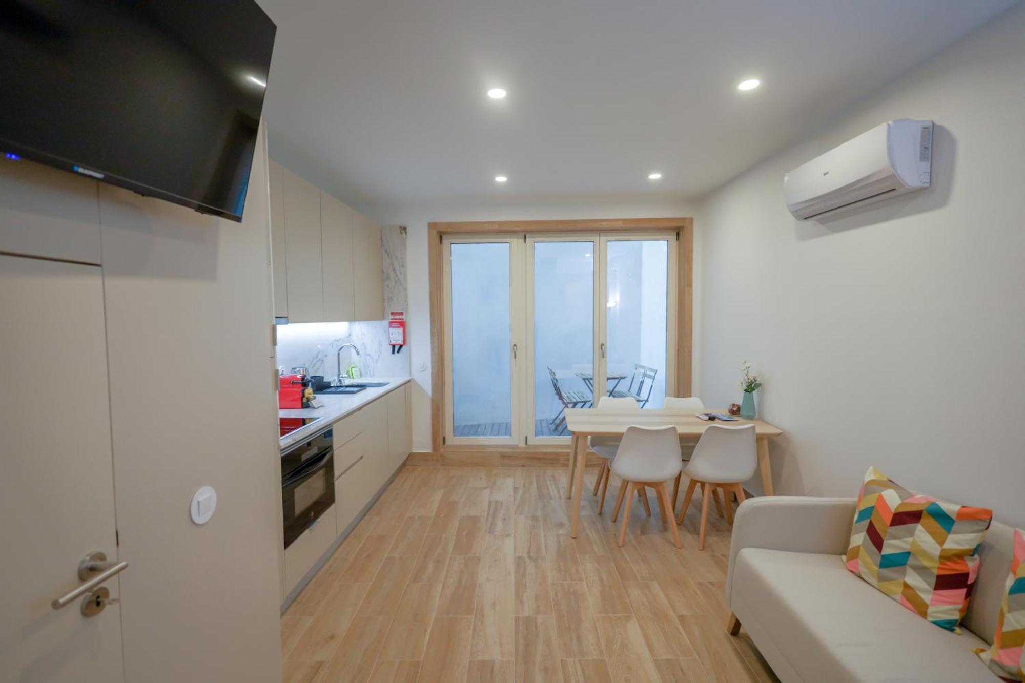Martires Sweet Apts By Portocityhosts Exterior photo