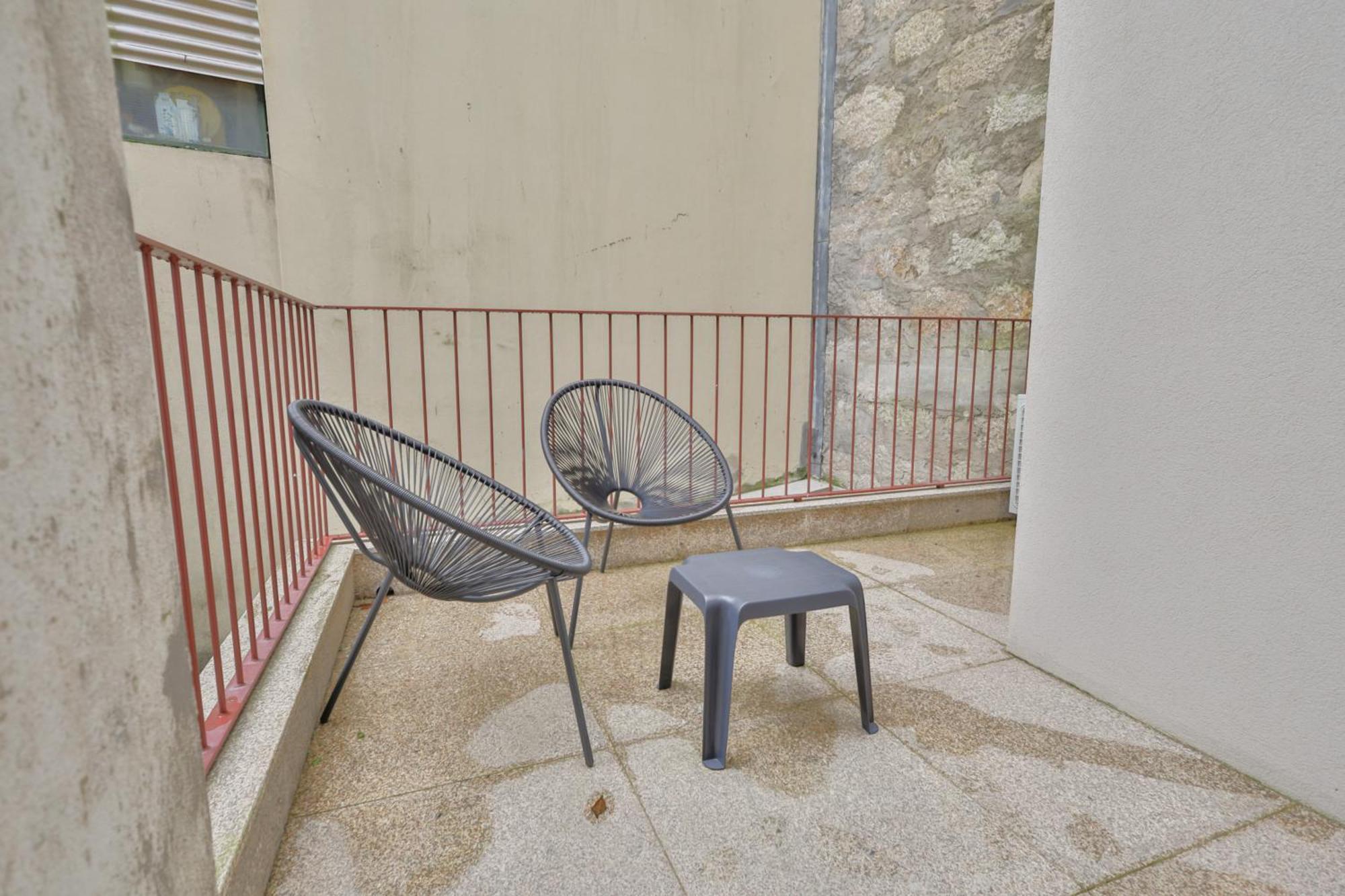 Martires Sweet Apts By Portocityhosts Exterior photo